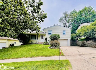 1224 N 3rd St, Oskaloosa, IA 52577