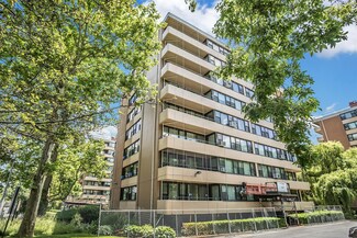 166-10 Powells Cove Blvd Unit 2C, Beechhurst, NY 11357