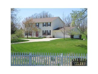 717 Regal Ridge Ct, Lisbon, IA 52253
