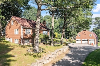 98 King St, Groveland, MA 01834