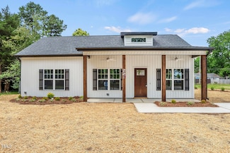 221 W Hill St, Benson, NC 27504