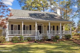 400 Hillcrest Dr, Morehead City, NC 28557