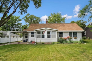 5047 Lafayette Rd, Elk Run Heights, IA 50707
