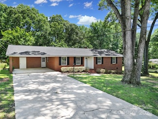 967 Hilldale Dr, Lancaster, SC 29720