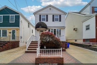 170 W 8th St, Bayonne, NJ 07002