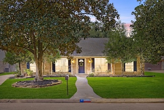 8222 Middlebury Ln, Houston, TX 77070