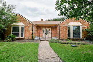 11103 Pembridge Dr, Houston, TX 77071