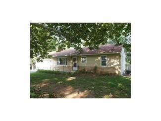 905 S Trail Ridge Dr, Independence, MO 64050
