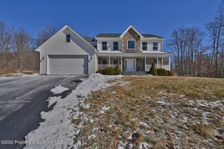 104 Windsor Way, Roaring Brook Township, PA 18444