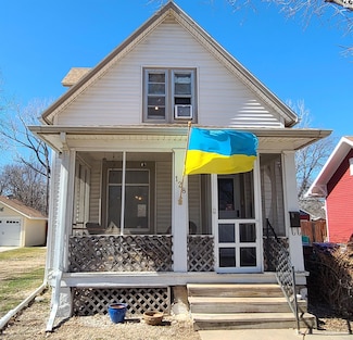 128 S 3rd St, Lindsborg, KS 67456
