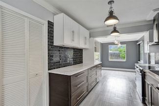 281 NE 41st St, Oakland Park, FL 33334