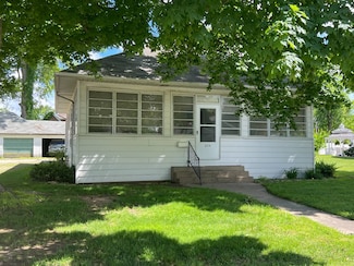 604 W Main St, Robinson, IL 62454