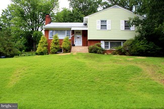 9504 Woodberry St, Lanham, MD 20706