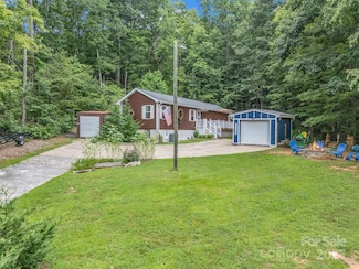 479 Camp Hill Rd, Mill Spring, NC 28756