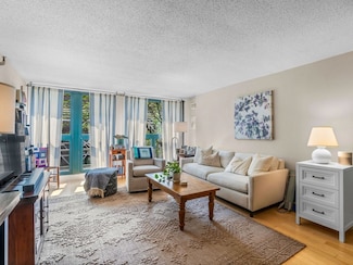 42 8th St Unit 5312, Boston, MA 02129