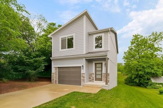 7515 NW Locust Dr, Kansas City, MO 64152