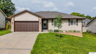 8004 S 68th Avenue Cir, La Vista, NE 68128