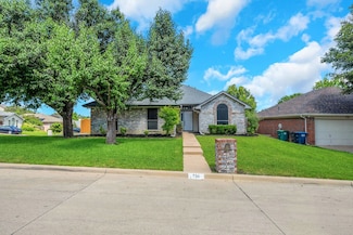736 Lionel Way, Fort Worth, TX 76108