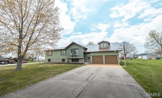 736 Stella St, Lebanon, MO 65536