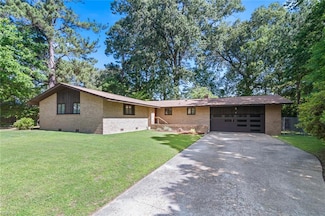 16 Camellia Dr, Newport News, VA 23602