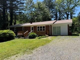 102 Ledford Chapel Rd, Hayesville, NC 28904