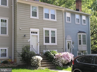 10053 Chestnut Wood Ln, Burke, VA 22015