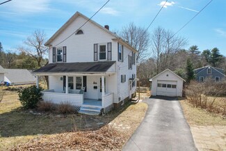 14 Wilson St, Topsham, ME 04086