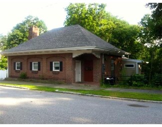 47 Park St, Haverhill, MA 01830