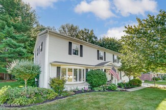2801 E Amblewood Cir, Lima, OH 45806