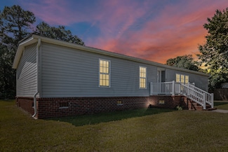 513 Pauline Dr, Bonneau, SC 29431