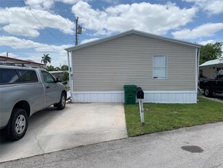 8716 SW 16th St, Davie, FL 33324