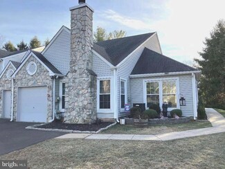7 Martin Ct, Newtown, PA 18940