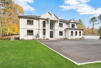 412 Mill River Rd, Oyster Bay, NY 11771