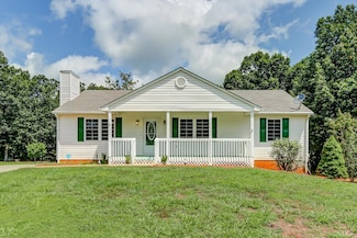 173 Pine Tag Ln, Appomattox, VA 24522