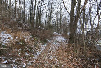 301 Schoolhouse Rd, Penn Township, PA 17020