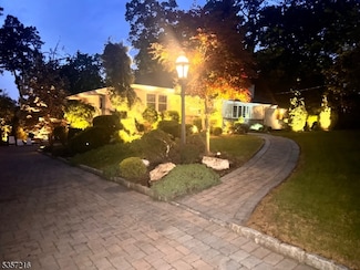 83 Maple Ave, Wayne, NJ 07470
