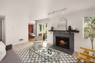 700 Front St S Unit E101, Issaquah, WA 98027