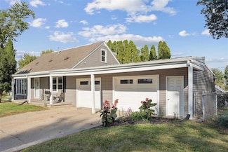 1100 30th St SE, Cedar Rapids, IA 52403