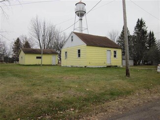 5592 5592 2nd Ave N, Kettle River, MN 55757
