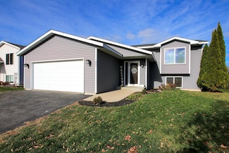 961 Carolina Pkwy NW, Hutchinson, MN 55350