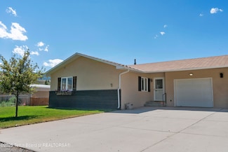 100 Taylor Creek Rd, Dubois, WY 82513