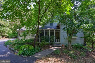 693 Trail Rd N, Elizabethtown, PA 17022