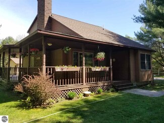 12319 Hopkins Forest Dr, Bear Lake, MI 49614