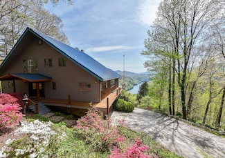 369 Deals Gap Rd, Robbinsville, NC 28771