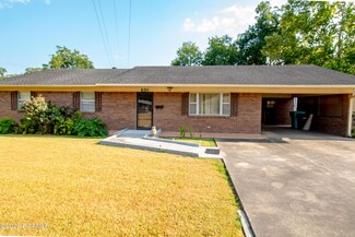 630 Choctaw Dr, Opelousas, LA 70570