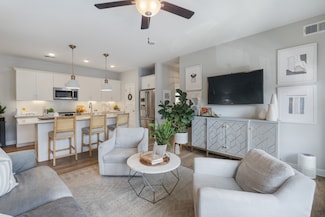 7483 Highway 70 S Unit 203, Nashville, TN 37221