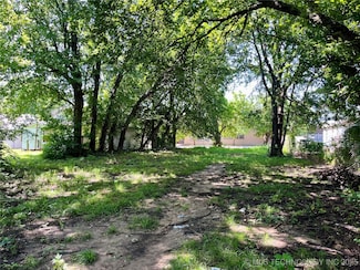 812 W 10th St, Ada, OK 74820