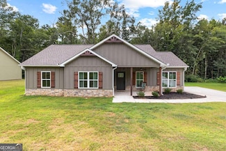 1505 Wisteria Dr, West Point, GA 31833