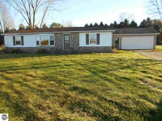 2211 9 Mile Rd, Kawkawlin, MI 48631