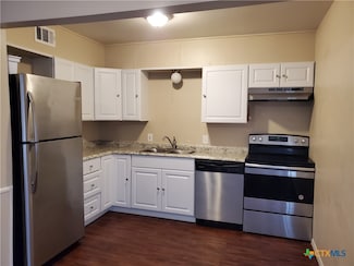 1120 N King St Unit 109, Seguin, TX 78155